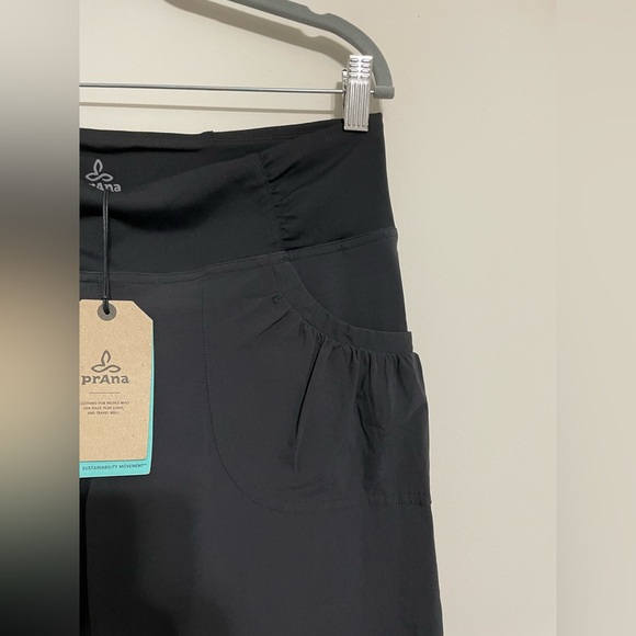 NWT Prana Women’s Summit Black Gray Straight Leg Pants Size Large Short - Picture 6 of 8